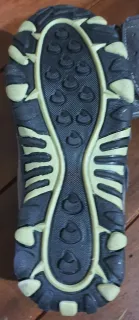 Zapatilla de Niño con Abrojo