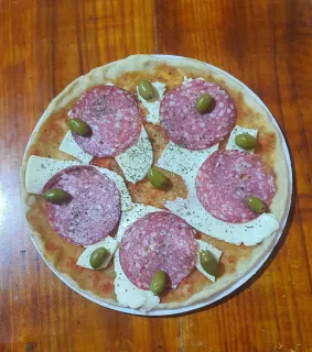 Calabresa (Lista para hornear) — 1 Pizza